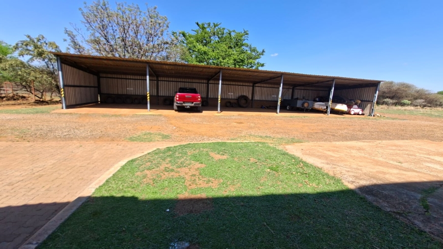 5 Bedroom Property for Sale in Schylock A H North West